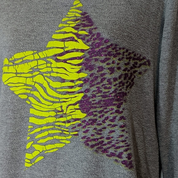 Hard candy graphic sweater size M - Picture 2 of 4